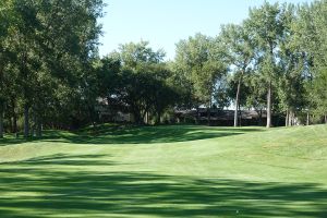 Dakota Dunes 13th Approach